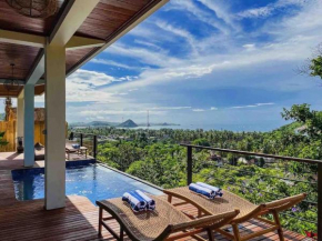 “Above The Coconuts - Villa Silk” Kuta Central